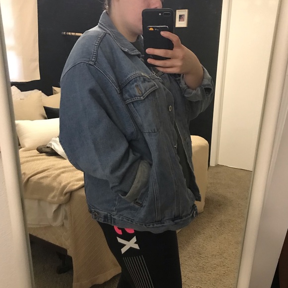 Oversized 90’s Denim Jacket - Picture 6 of 8